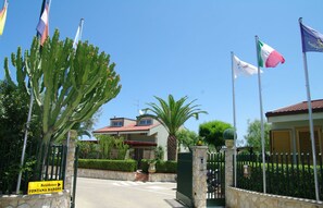 Appartamento, 2 camere da letto, fumatori, patio | Parco della struttura