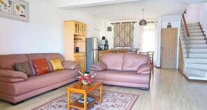 Dining - Palmyre Residence No 8 Licensed By Tourism Authority 10071 (Flic-en-Flac)