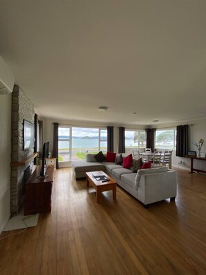 Family House | Living area - Rehutai Beach House (Paihia)