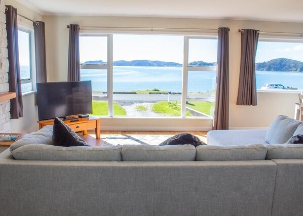 Interior - Rehutai Beach House (Paihia)