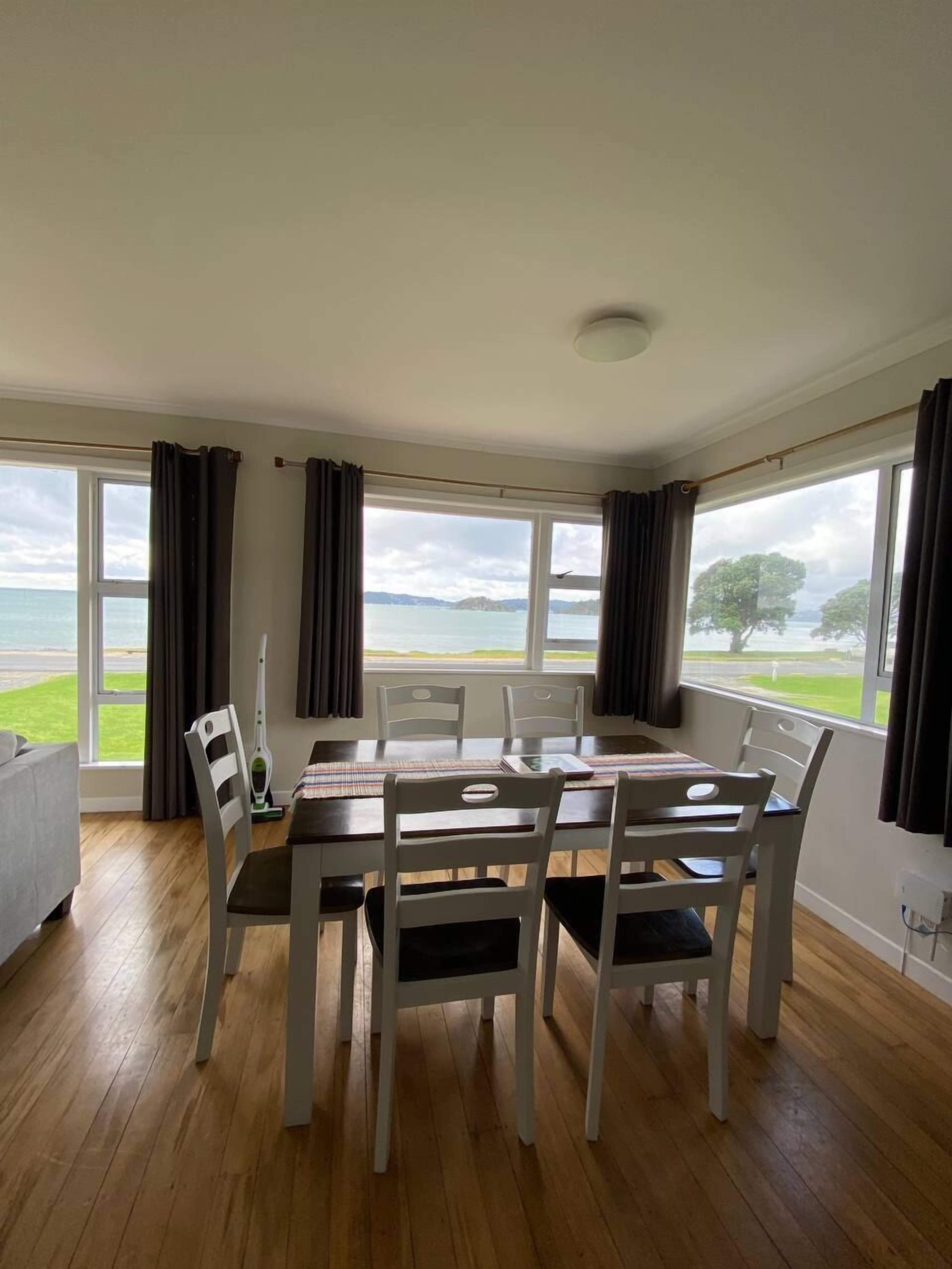 Family House | Dining room