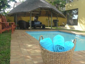 Zimmer, 1 Schlafzimmer, Raucher, Balkon | Pool | Außenpool