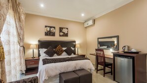 Unclassified image, 3 of 12, button - Room-ezulwini Guest House - Relaxing Que (Ballito)