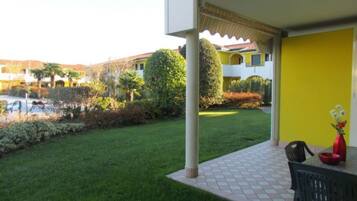 Apartment, 2 Schlafzimmer, Terrasse, Gartenblick | Garten
