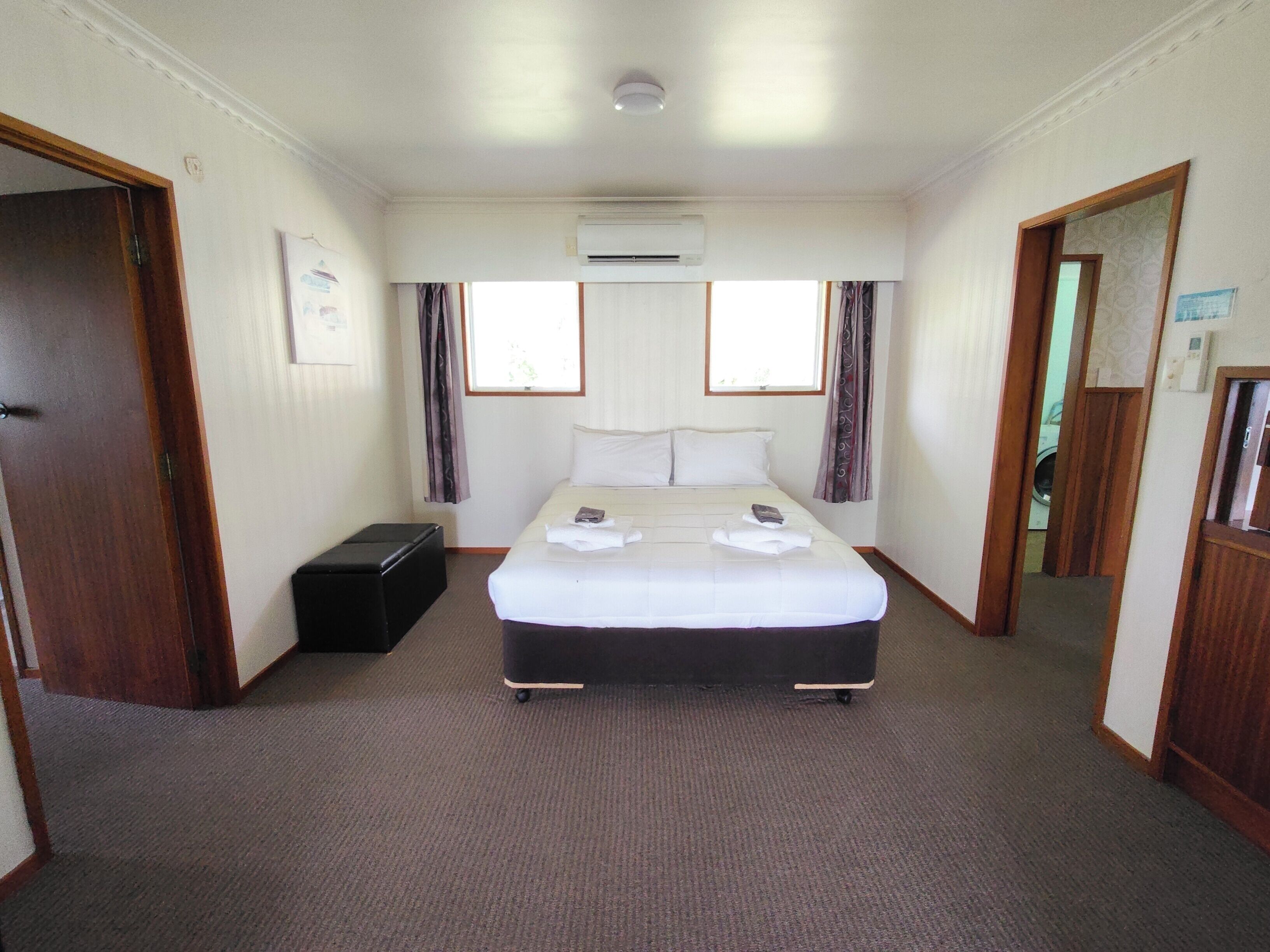 Standard House | 2 bedrooms, iron/ironing board, bed sheets