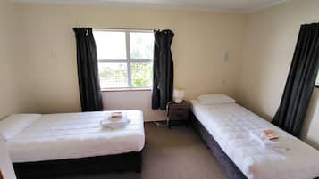 Standard House | 2 bilik tidur, seterika/papan seterika, cadar katil