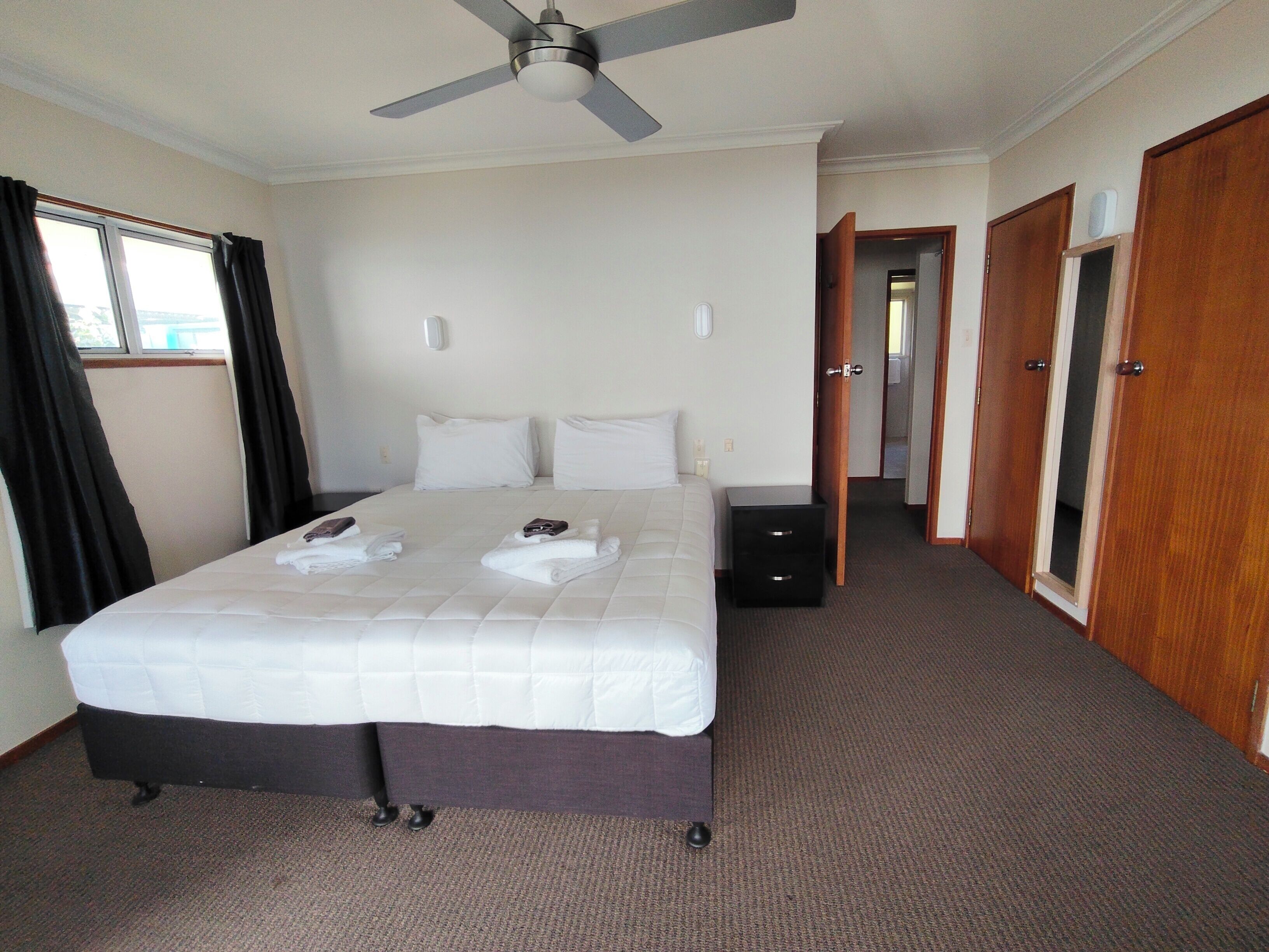 Standard House | 2 bedrooms, iron/ironing board, bed sheets