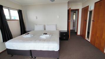 Standard House | 2 bedrooms, iron/ironing board, bed sheets