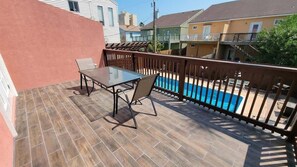 คอนโด, 2 ห้องนอน | รับประทานอาหารกลางแจ้ง