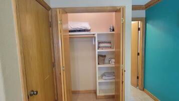 Condo, 2 Bedrooms | Interior