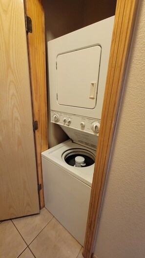 Kondominium, 2 kamar tidur | Interior