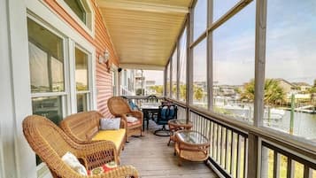 House, 6 Bedrooms | Property grounds