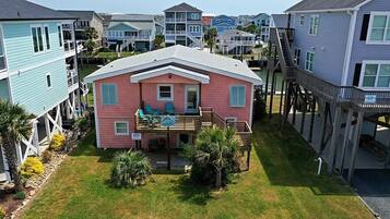 House, 6 Bedrooms | Exterior