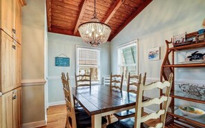 House, 6 Bedrooms | Dining - Changes In Latitude 6 Bedroom Home by RedAwning (Supply)