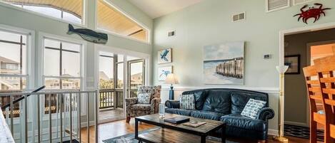 House, 6 Bedrooms | Living area | Smart TV