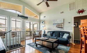 Maison, 6 chambres | Coin séjour
