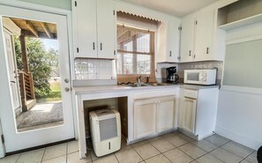 House, 6 Bedrooms | Private kitchen | Fridge, oven, coffee/tea maker, toaster - Changes In Latitude 6 Bedroom Home by RedAwning (Supply)