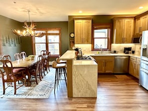 Condo, 3 habitaciones | Cocina privada | Refrigerador, horno, cafetera y tetera y tostadora