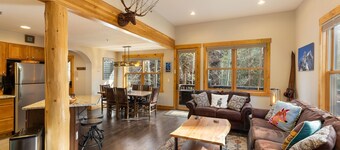 8767 Trappers Crossing ที่พักส่วนตัวให้เช่า 4 ห้องนอน โดย RedAwning