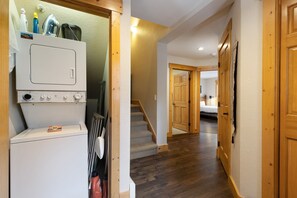 Casa adosada, 4 habitaciones | Lavandería