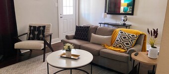 Quaint, Beautiful Home next to SEMO and Hospital