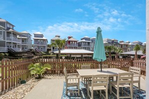 Outdoor dining - The Ricks Carlton (Port St. Joe)