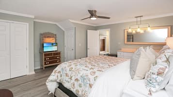 House, Multiple Beds (The Ricks Carlton) | 3 bedrooms, free WiFi