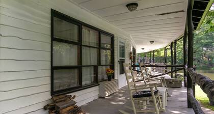 Pet-Friendly Lakefront Studio – Canoes, Pool, Tennis, and Resort Perks at Historic Mill House Lodge!