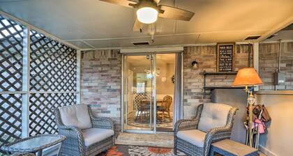 Home w/ Screened Porch ~ 10 Miles to Dtwn OKC!