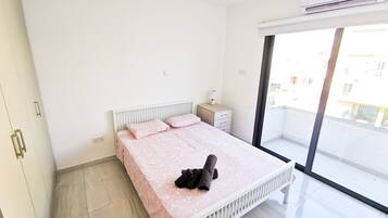 Standard Apartment | 2 bedrooms, iron/ironing board, free WiFi, bed sheets