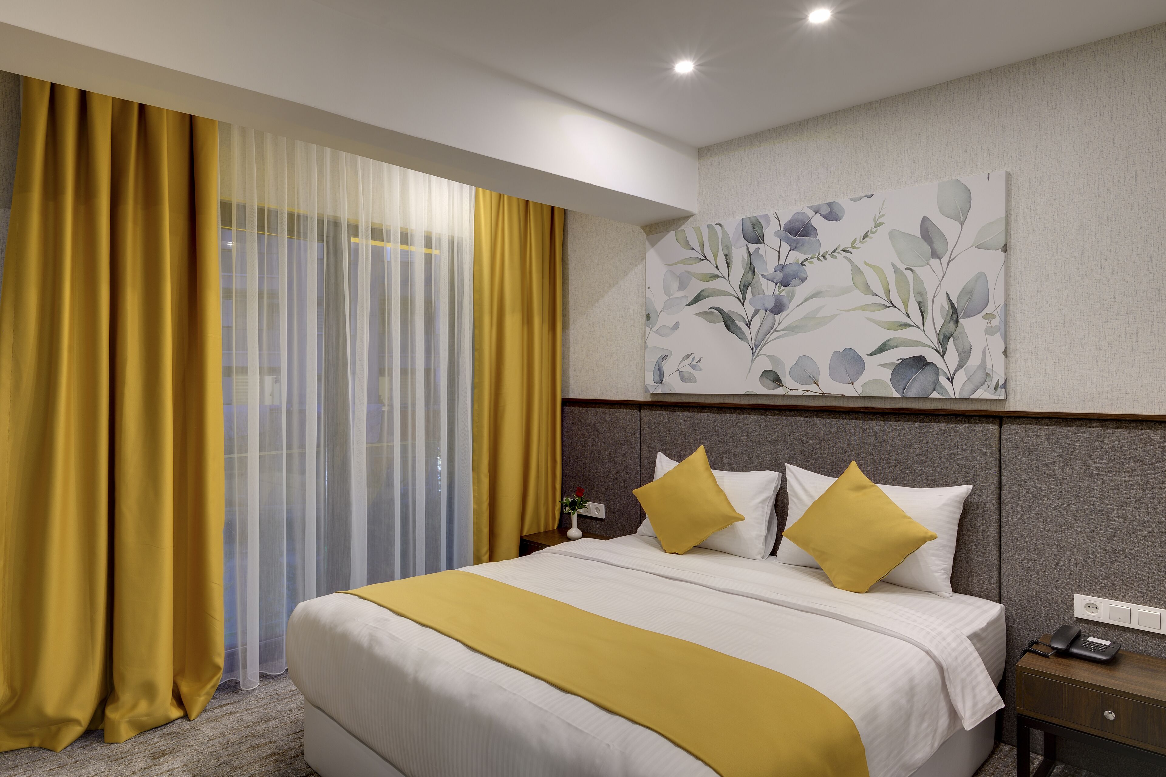 superior room | minibar, in-room safe, iron/ironing board, free wifi