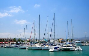 Latchi Marina - Villa Leantros -  Privately Set Villa near the Sea sleeping 8 guests in 4 bedrooms (Paphos)