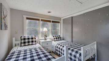 House, 3 Bedrooms | 3 bedrooms, laptop workspace, iron/ironing board, free WiFi