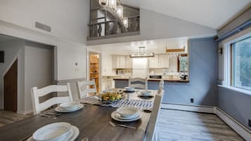 House, 3 Bedrooms | Dining