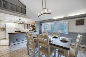 House, 3 Bedrooms | Dining