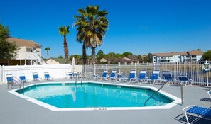 Pool - Larry's Villas At Island Club Condo 4 Bedroom Condo by Redawning (Kissimmee)