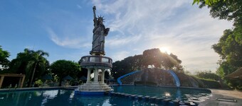 Libertyland Waterpark Resort