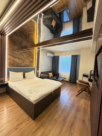 Standard Double Room. Royal Nest