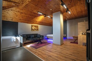 Standard Double Room | Terrace/patio - Royal Nest (Istanbul)
