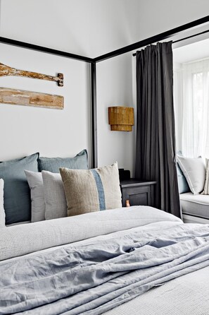 3 bedrooms, iron/ironing board, Internet, bed sheets