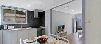 Beach Nest on Coral - Renovated house with cabin