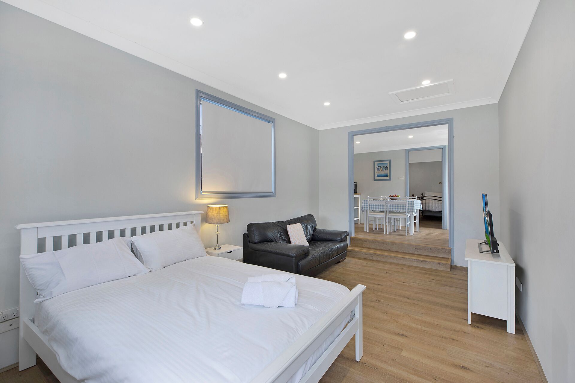 5 bedrooms, iron/ironing board, WiFi, bed sheets