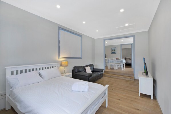 5 makuuhuonetta, silitysrauta/-lauta, Wi-Fi, vuodevaatteet