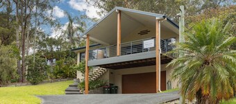 Clarabelle Cottage light and bright open plan living overlooking beautiful bushland setting