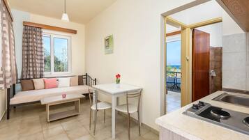Basic Apartment | Premium bedding, in-room safe, travel crib, WiFi (free)