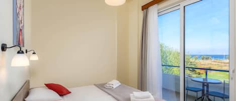 Basic Apartment | Premium bedding, in-room safe, travel cot, free WiFi