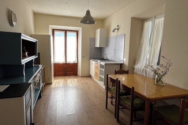 Frigorifero, piano cottura, macchina per tè/caffè, seggiolone