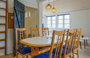 Dining - Nice home in Nexø with WiFi (Nexø)