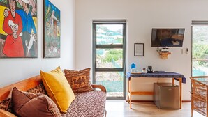 Family Quadruple Room | Living area - Spookdraai B&B (L'Agulhas)