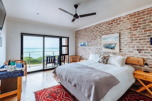 Comfort-Doppelzimmer | Individuell dekoriert, individuell eingerichtet, Schreibtisch